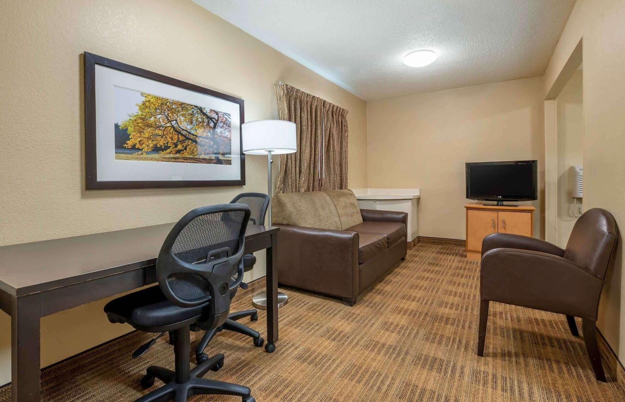 Suburban Studios Indianapolis Northwest - College Parks Eksteriør bilde