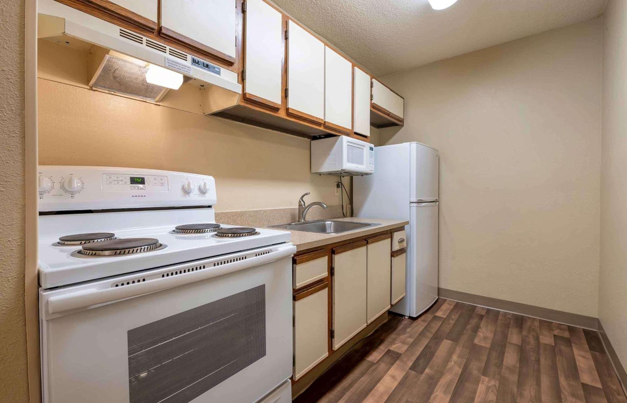 Suburban Studios Indianapolis Northwest - College Parks Eksteriør bilde