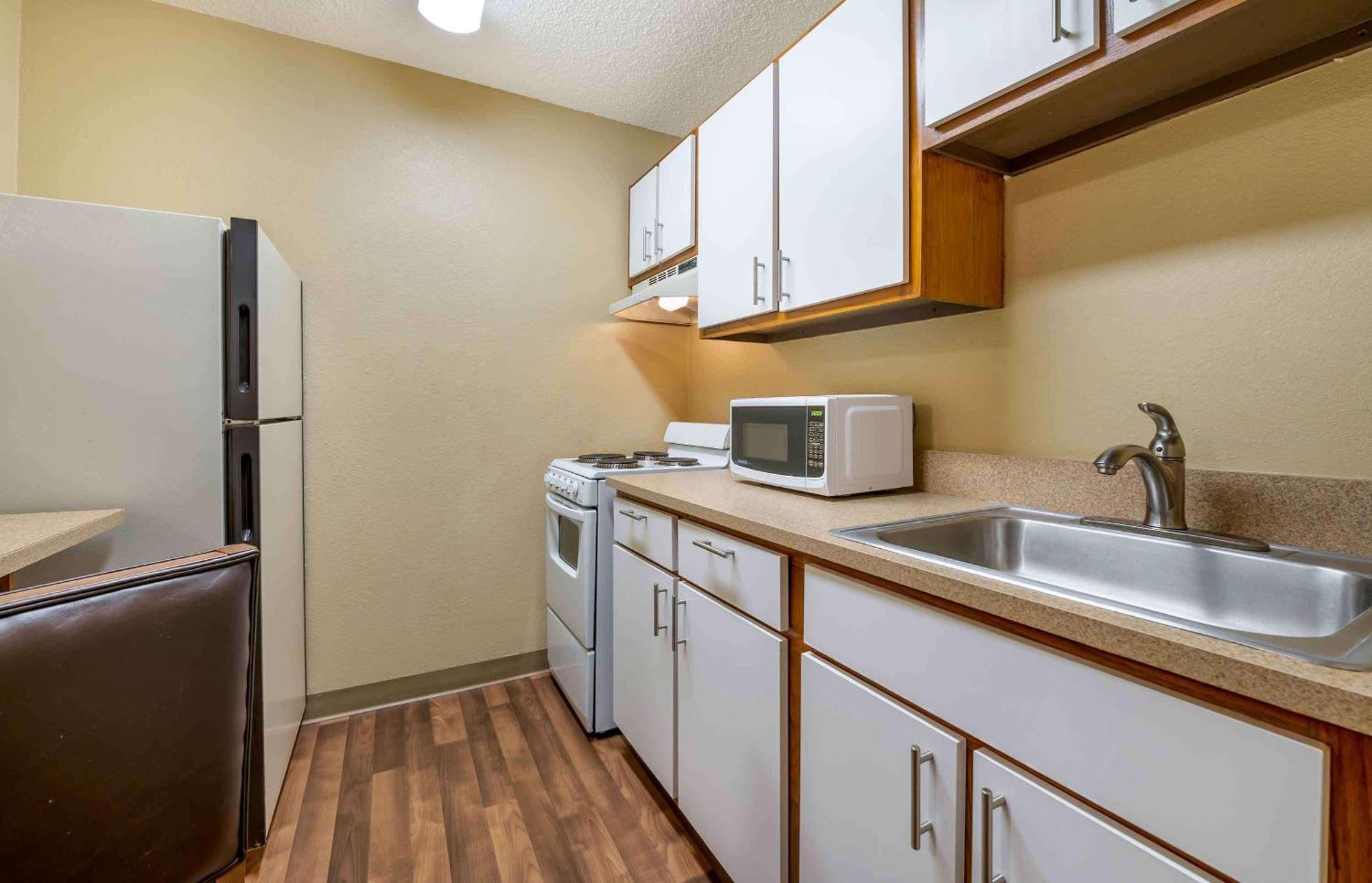 Suburban Studios Indianapolis Northwest - College Parks Eksteriør bilde