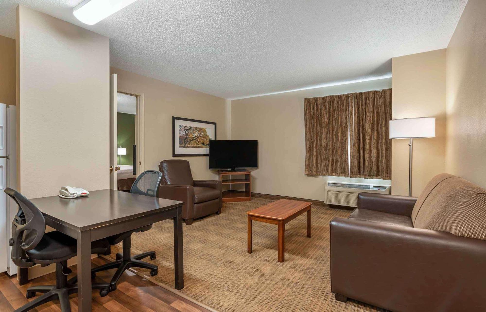 Suburban Studios Indianapolis Northwest - College Parks Eksteriør bilde